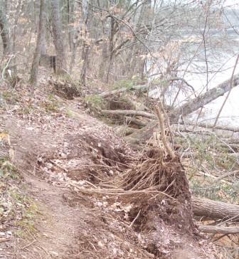 File:WPSP Lakeshore Trail - crumbling path.JPG