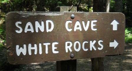 File:White Rocks - Sand Cave-White Rocks trail sign.JPG