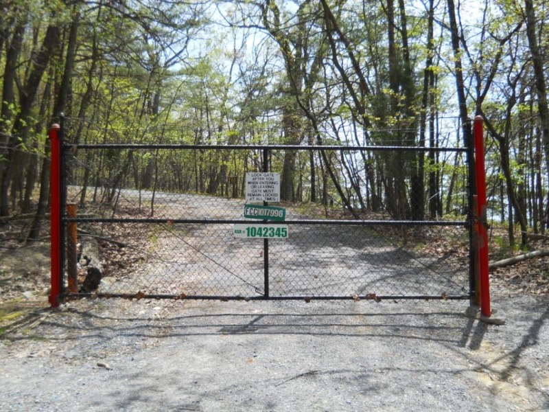 File:BMP Bays Mountain Road gate.JPG