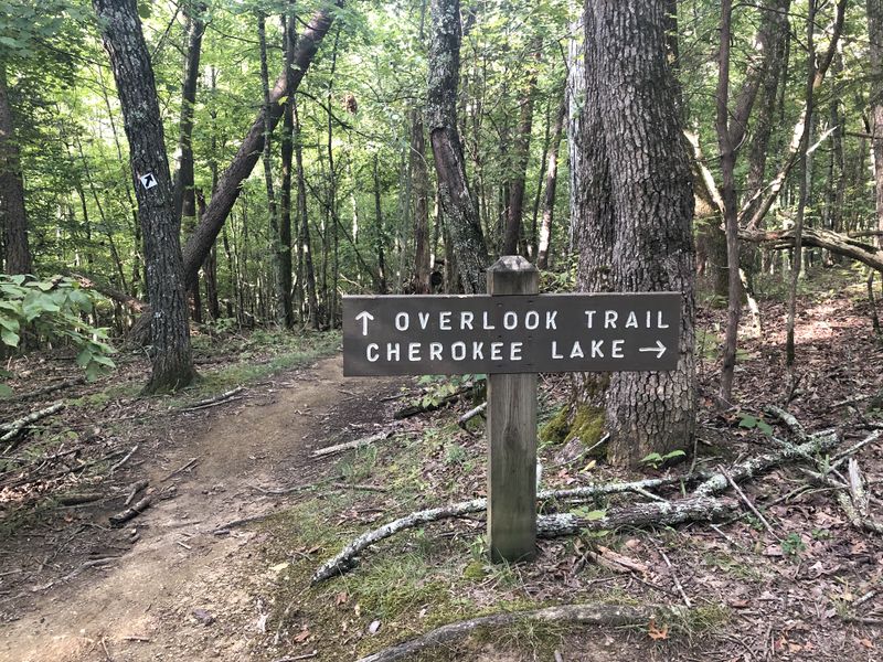 File:PCSP Point Lookout Trail - spur trail sign.JPG