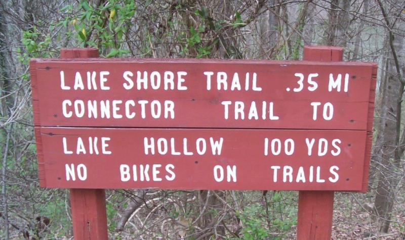 File:WPSP Lakeshore Trail sign.JPG