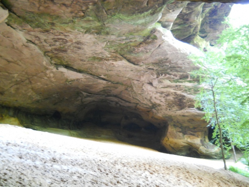 File:White Rocks - Sand Cave.JPG